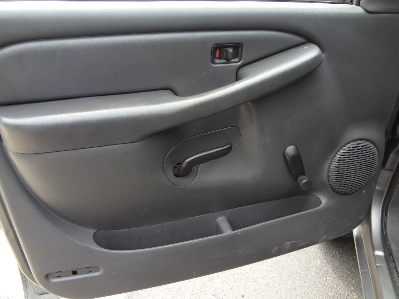 Used 2006 Chevrolet Silverado 2500 W/T RWD image 9