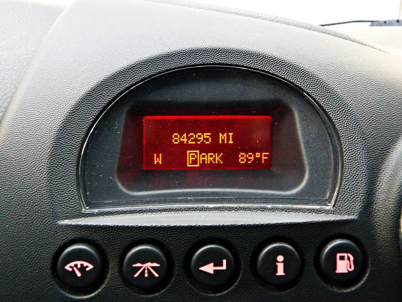 Used 2006 Pontiac Grand Prix GT w/ Sun And Sound Package FWD image 14
