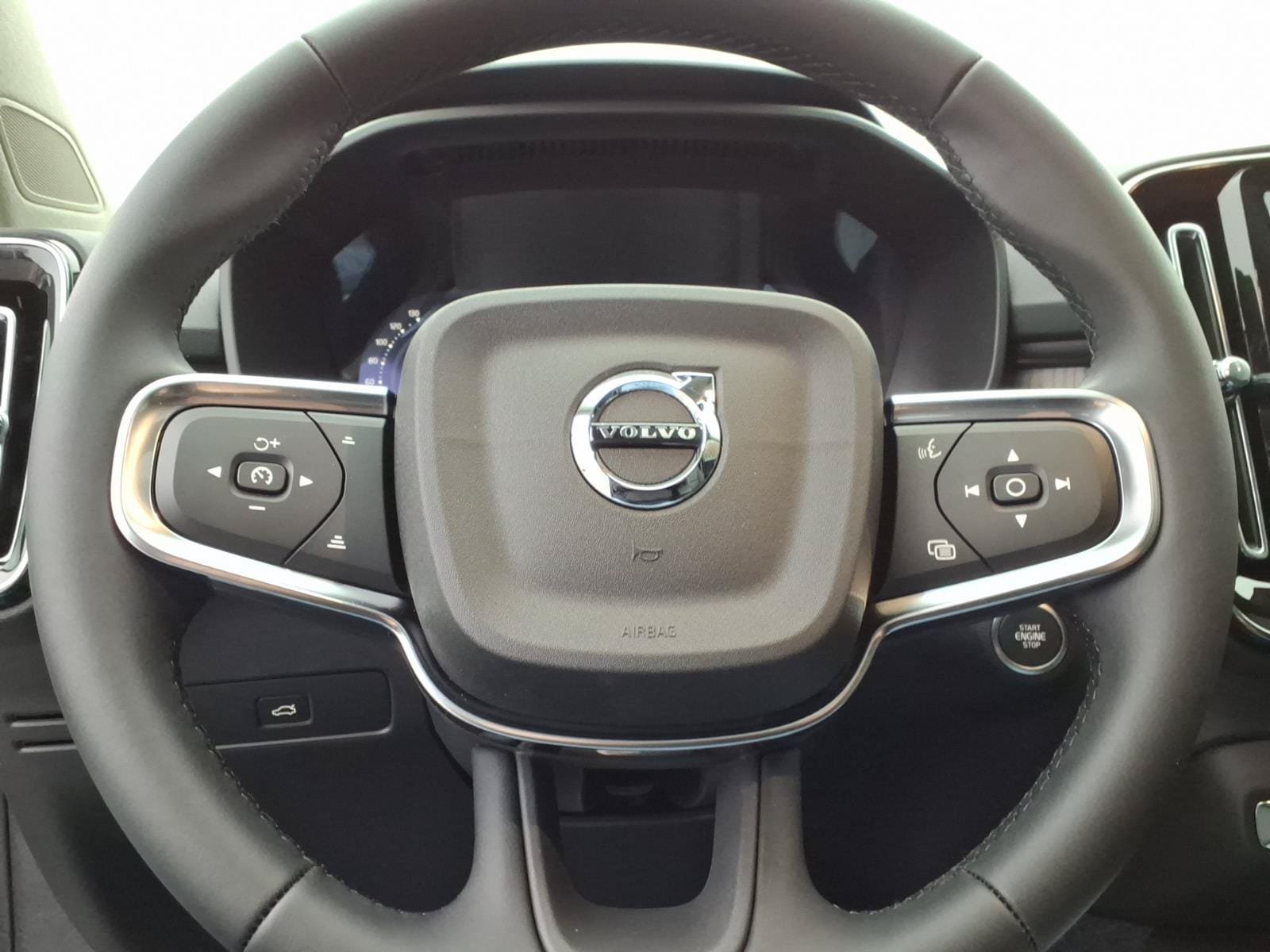 New 2026 Volvo XC40 B5 Core w/ Climate Package AWD/4WD image 23
