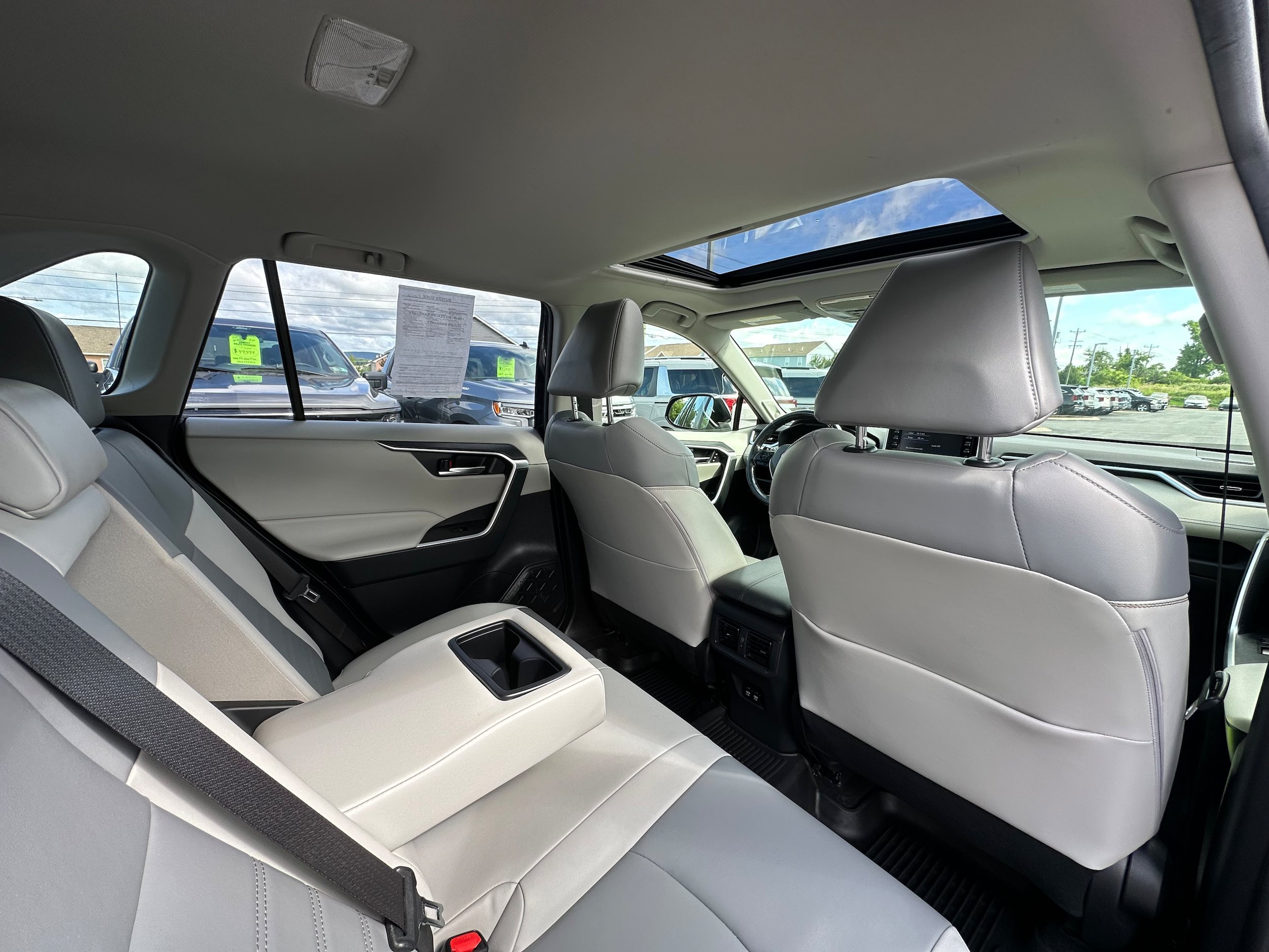 Used 2019 Toyota RAV4 XLE Premium w/ Cold Weather Package AWD/4WD image 14