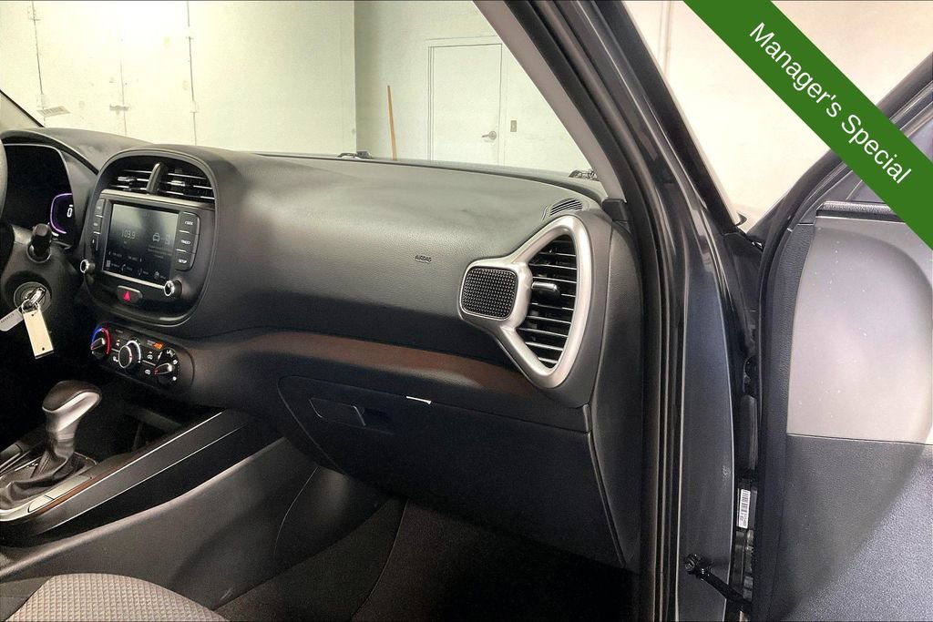 Used 2025 Kia Soul LX w/ LX Technology Package FWD image 19