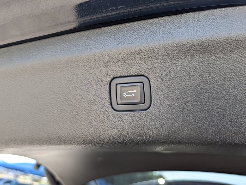 Used 2023 Buick Enclave Essence w/ Experience Buick Package FWD image 31