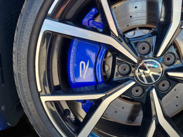 Used 2024 Volkswagen Golf R AWD/4WD image 7