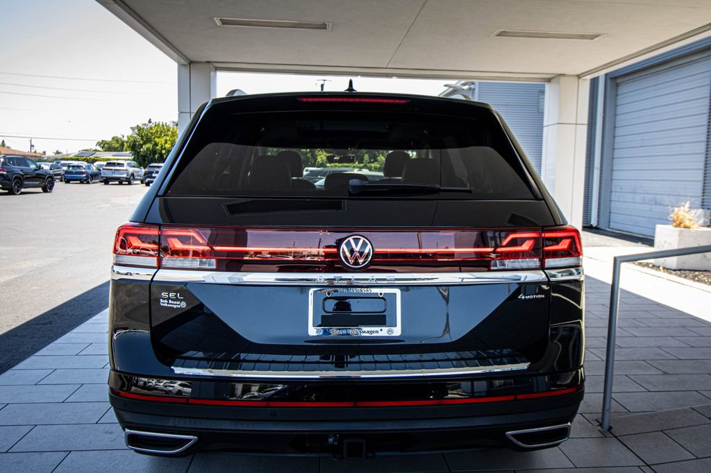 Used 2024 Volkswagen Atlas SEL AWD/4WD image 15