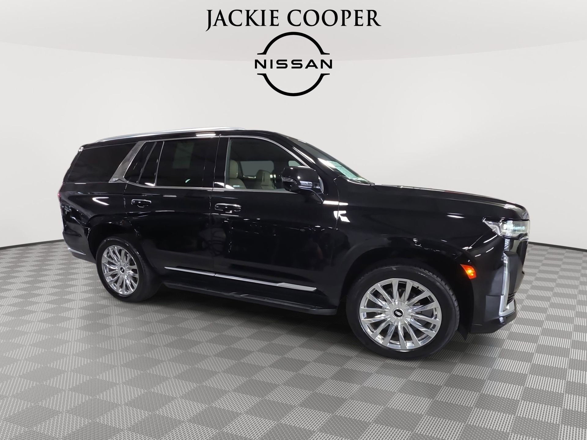 Used 2024 Cadillac Escalade Premium Luxury RWD image 4