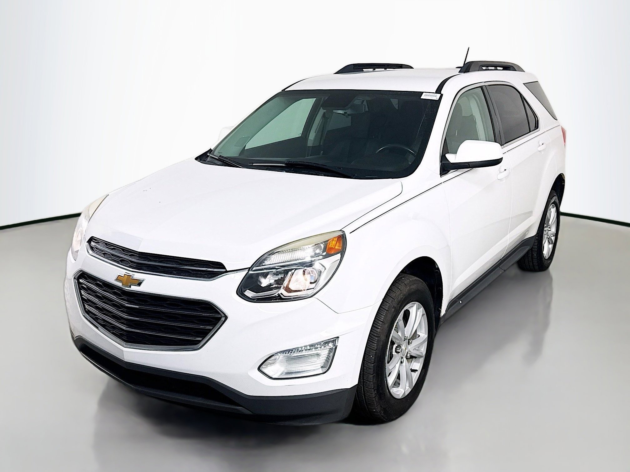 Used 2017 Chevrolet Equinox LT w/ Convenience Package image 4