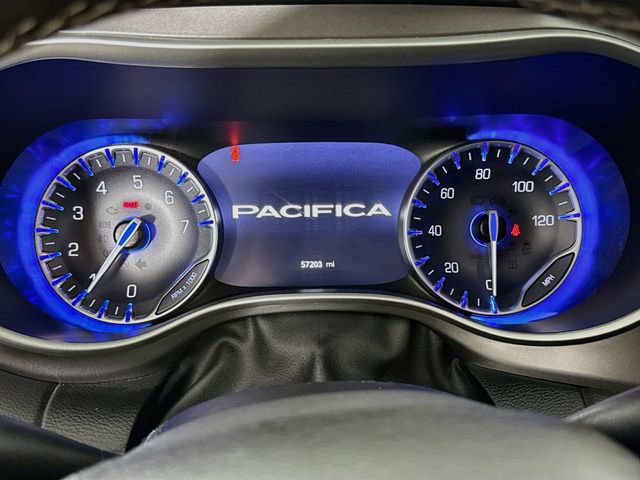 Used 2024 Chrysler Pacifica Touring-L FWD image 12