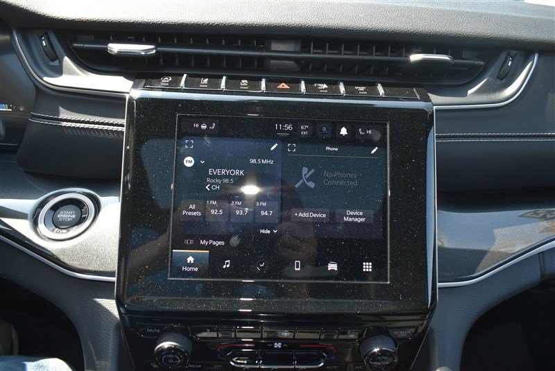 Used 2023 Jeep Grand Cherokee Altitude AWD/4WD image 18