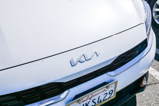 Certified 2023 Kia Forte GT-Line FWD image 3