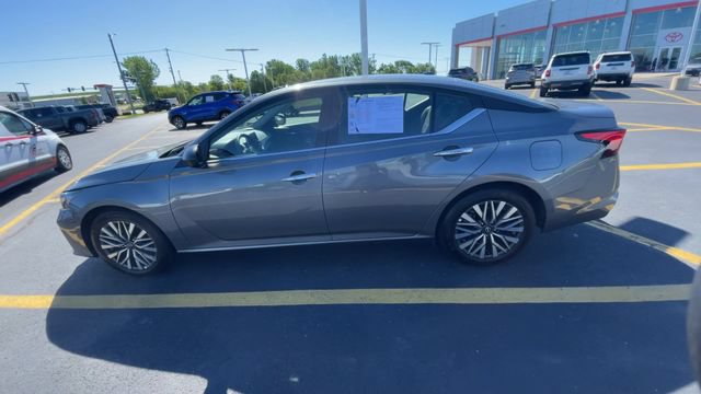 Used 2025 Nissan Altima 2.5 SV FWD image 7