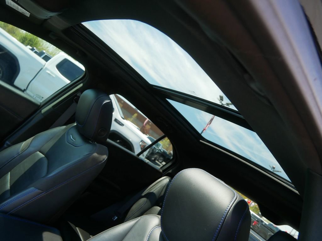 Used 2024 Cadillac XT4 Sport AWD/4WD image 9