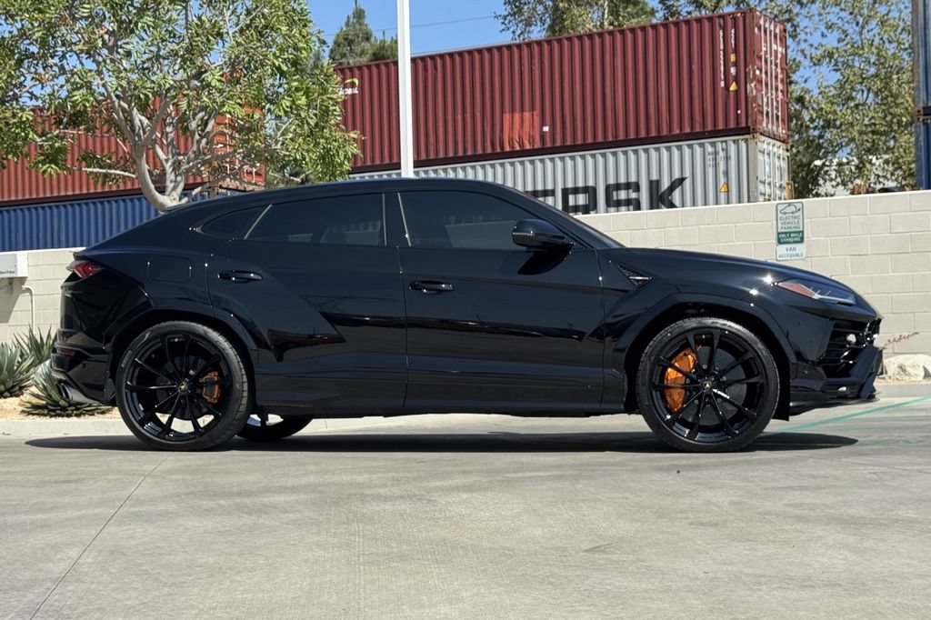 Used 2020 Lamborghini Urus AWD/4WD image 6