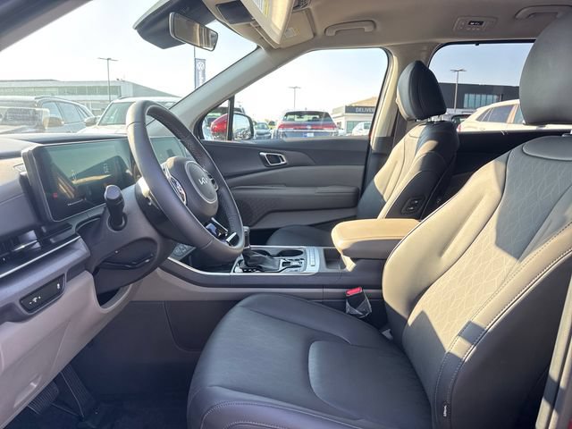 Certified 2026 Kia Carnival EX FWD image 12