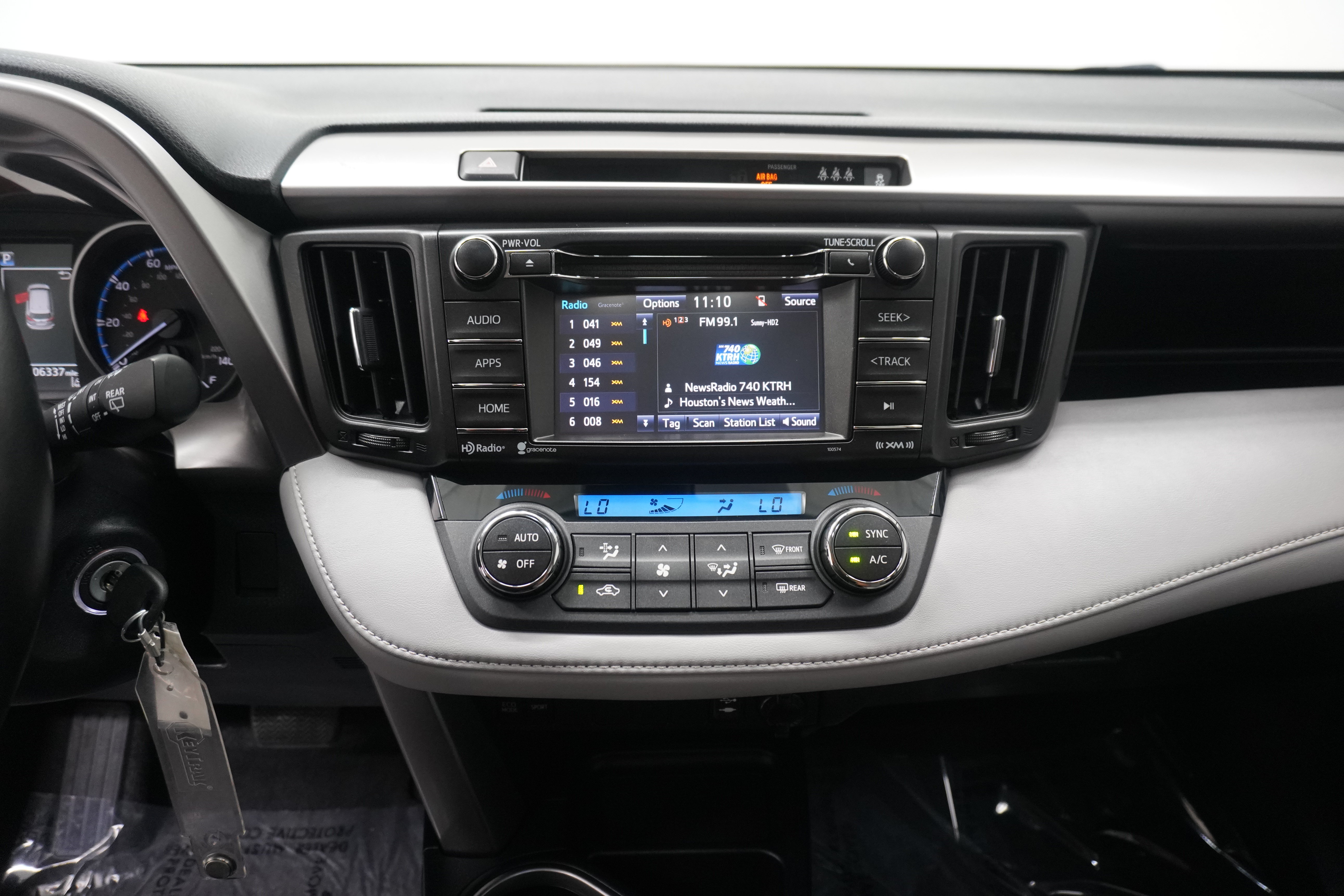 Used 2017 Toyota RAV4 XLE w/ Plus Special Value Package FWD image 19