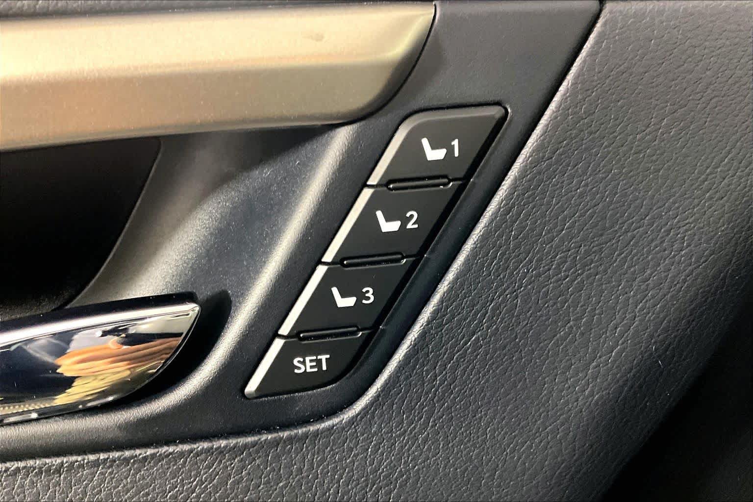 Used 2020 Lexus RX 350L FWD w/ Premium Package image 31