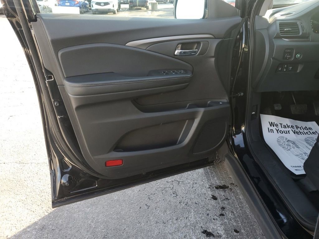 Used 2023 Honda Ridgeline Sport image 14