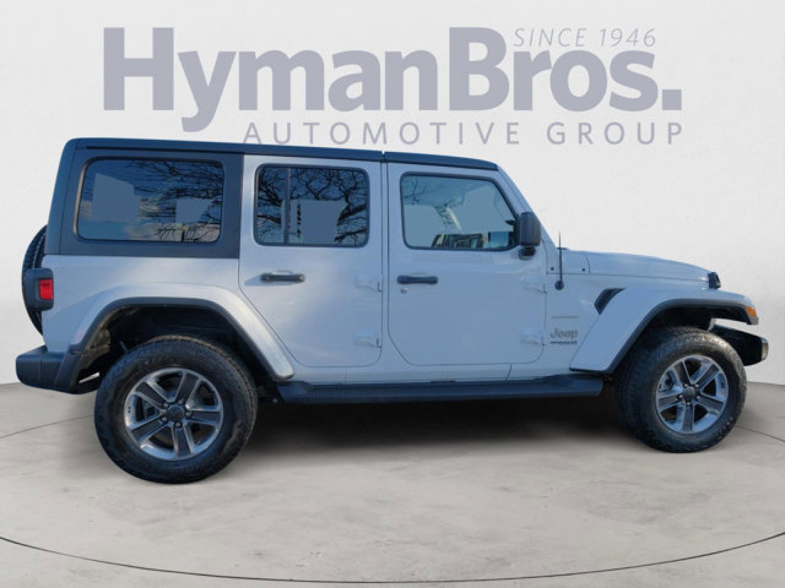 Used 2020 Jeep Wrangler Unlimited Sahara image 2