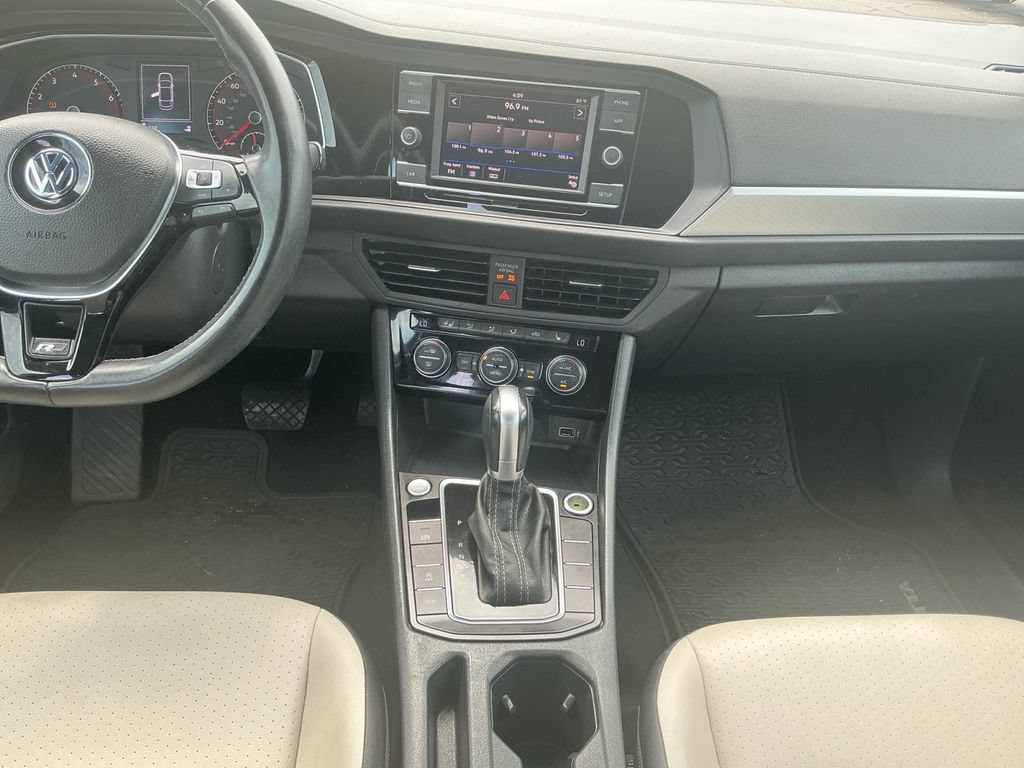 Used 2019 Volkswagen Jetta R-Line w/ R-Line Cold Weather Package FWD image 20