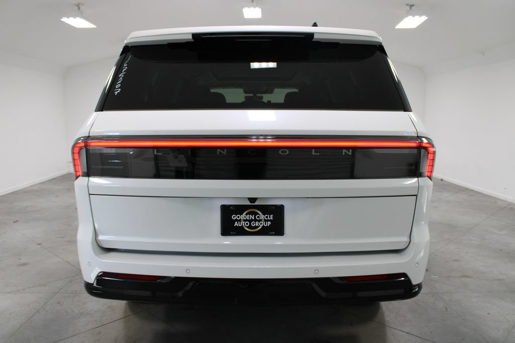 New 2026 Lincoln Navigator L Reserve AWD/4WD image 7