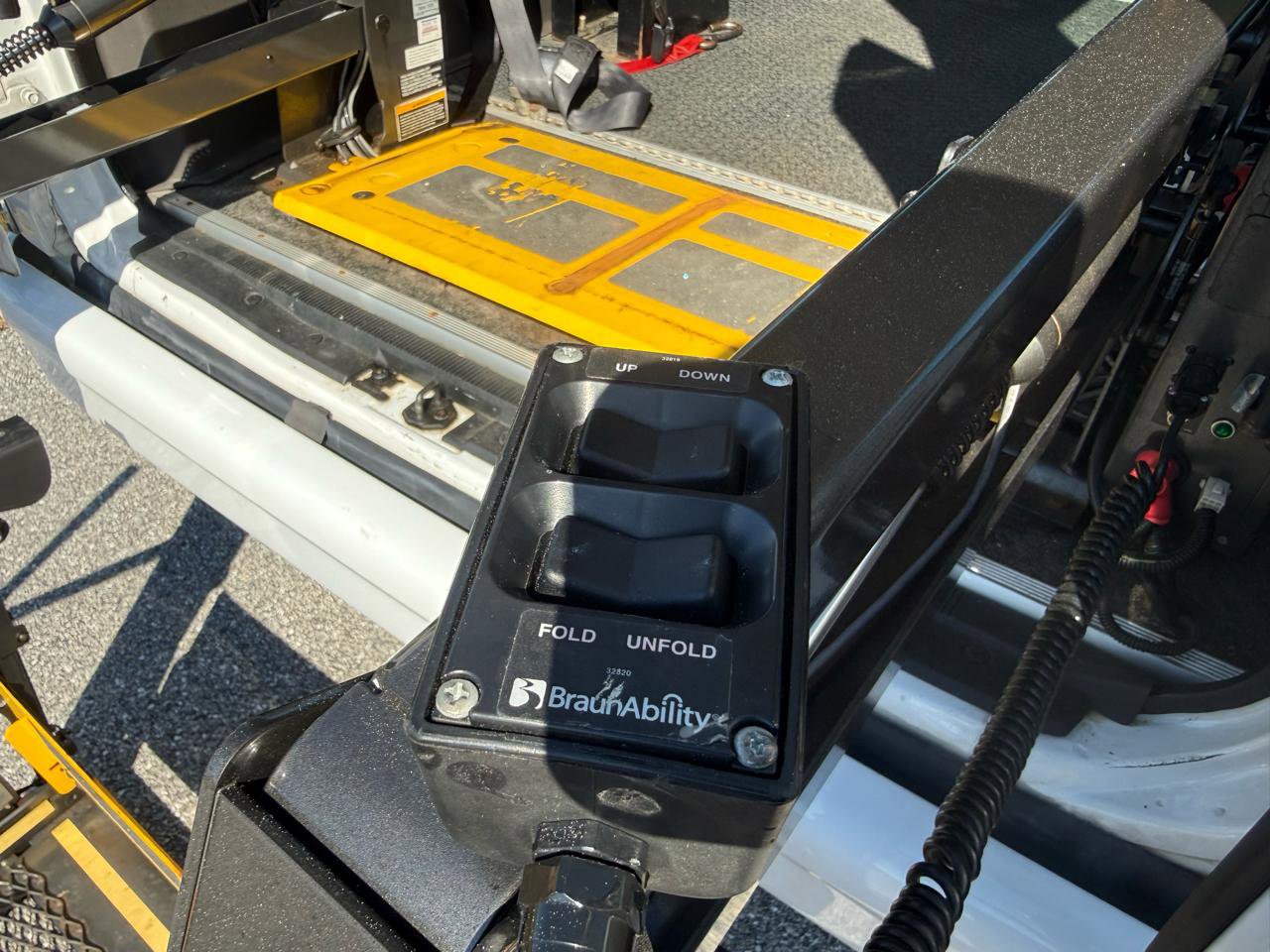 Used 2012 Ford E-250 and Econoline 250 w/ PWR Group image 13