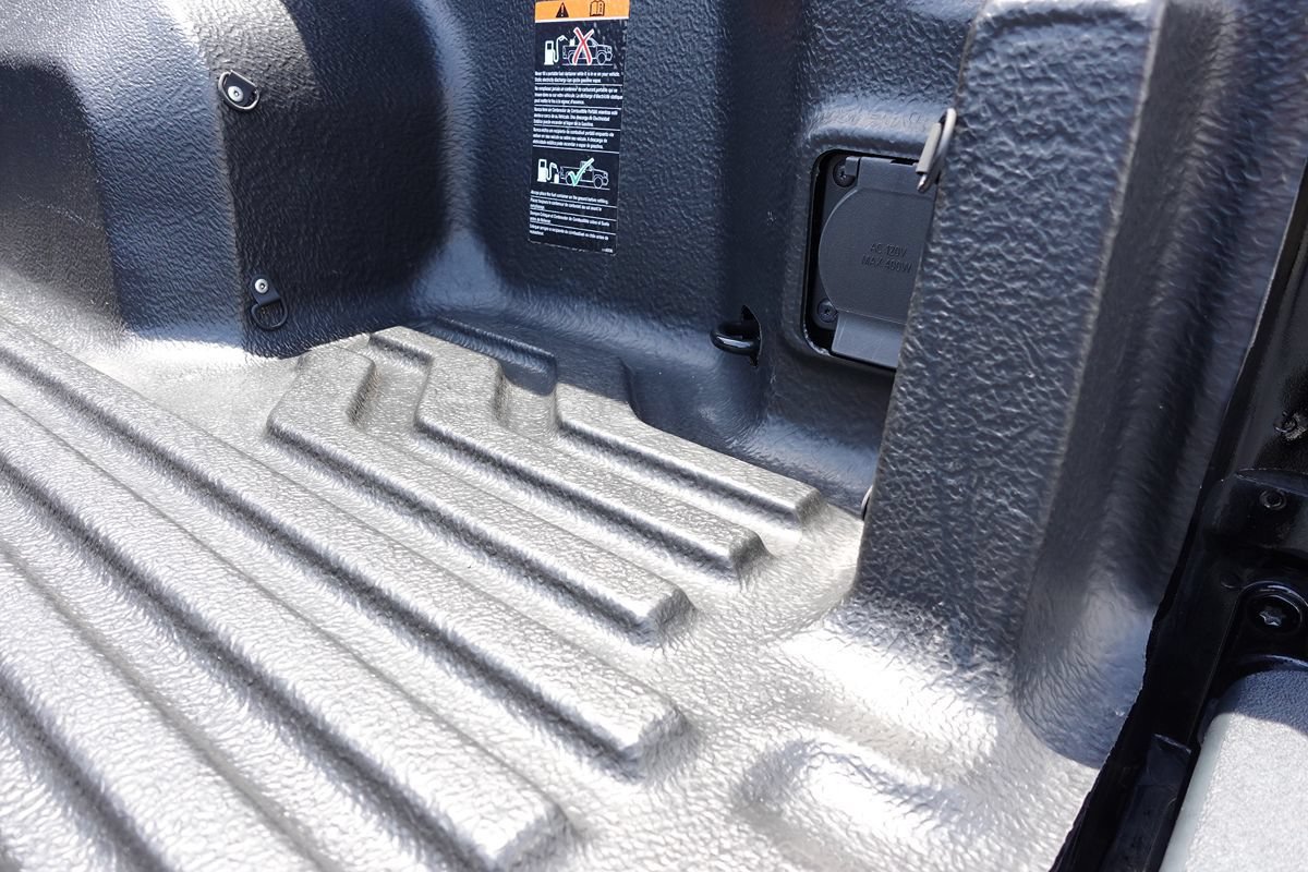 Used 2024 Chevrolet Silverado 1500 LT AWD/4WD image 27