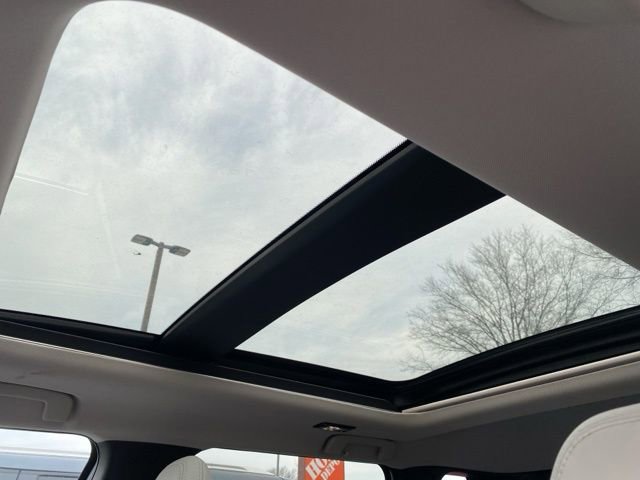 New 2025 Mitsubishi Outlander SE image 37