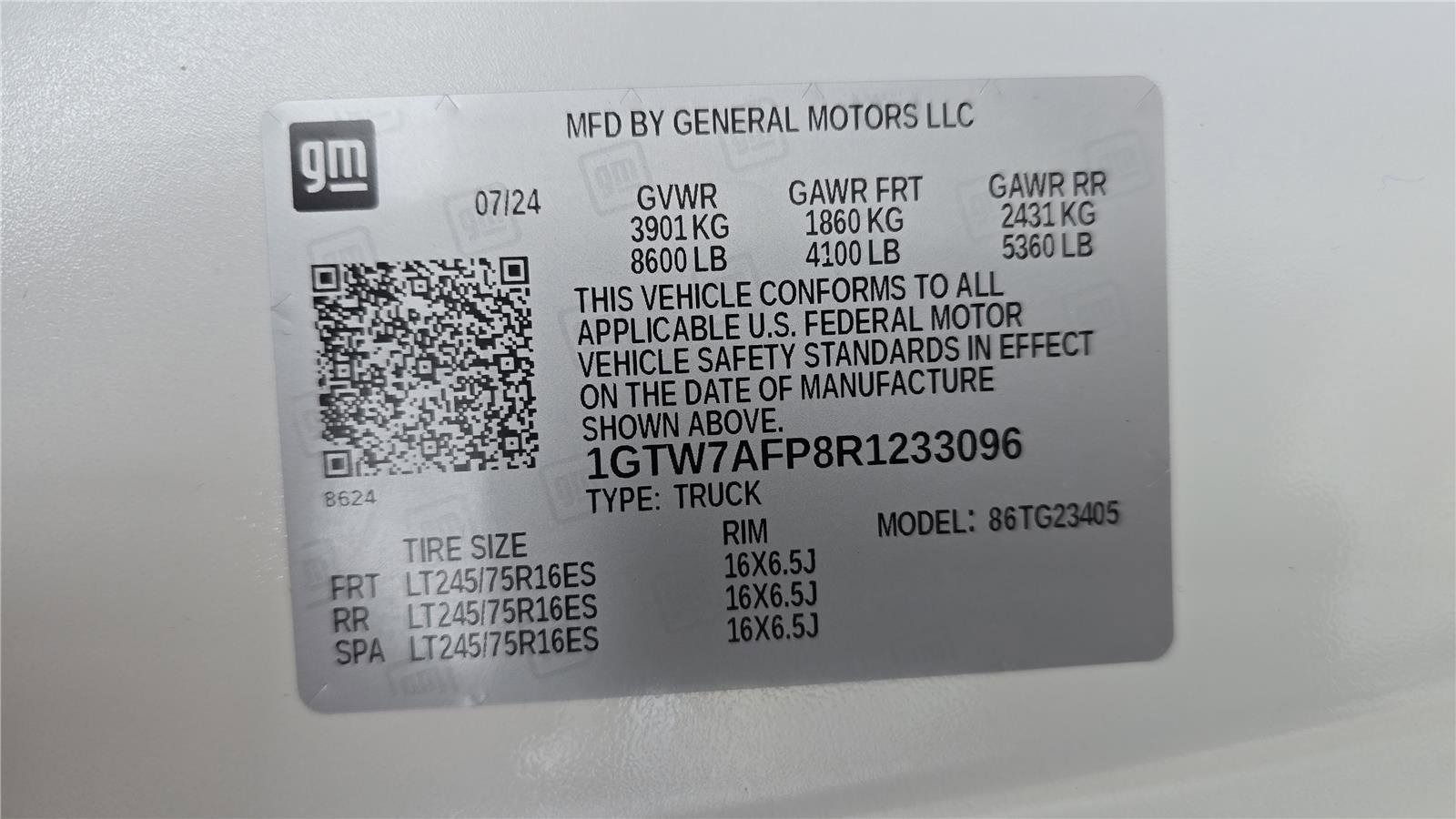 Used 2024 GMC Savana 2500 w/ Driver Convenience Package image 29