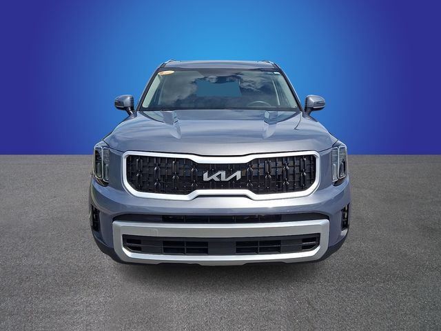 Used 2023 Kia Telluride EX w/ EX Captain's Chair Package AWD/4WD image 2