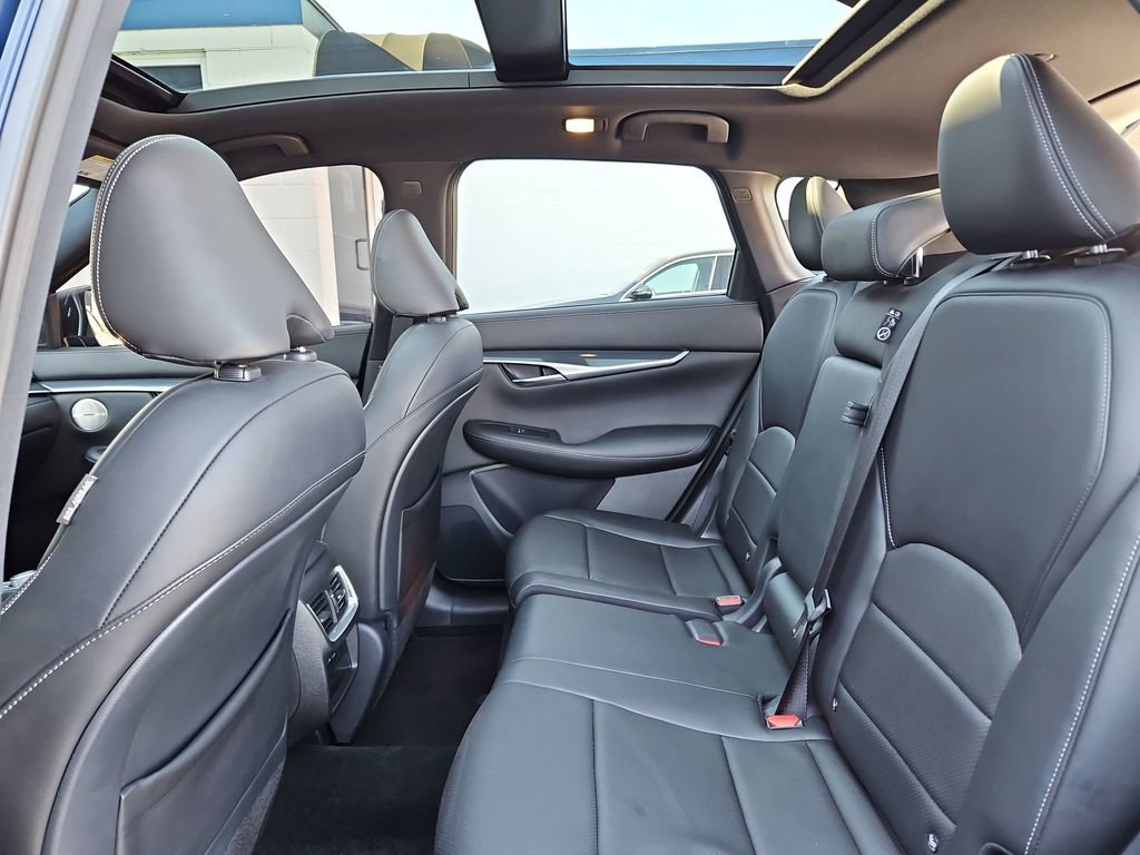 Used 2023 INFINITI QX50 Sport FWD image 31