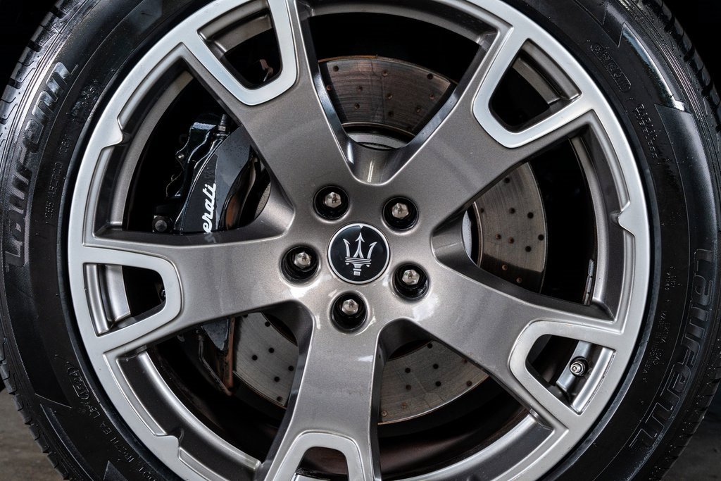 Used 2022 Maserati Levante Modena image 10