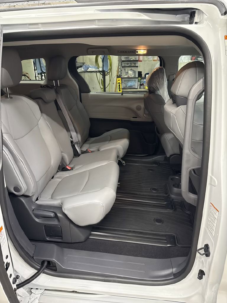 Used 2024 Toyota Sienna XLE image 21