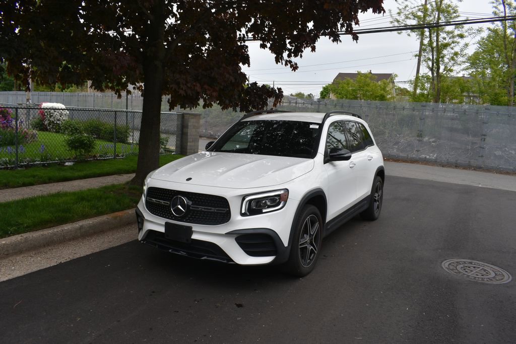 Used 2021 Mercedes-Benz GLB 250 image 2