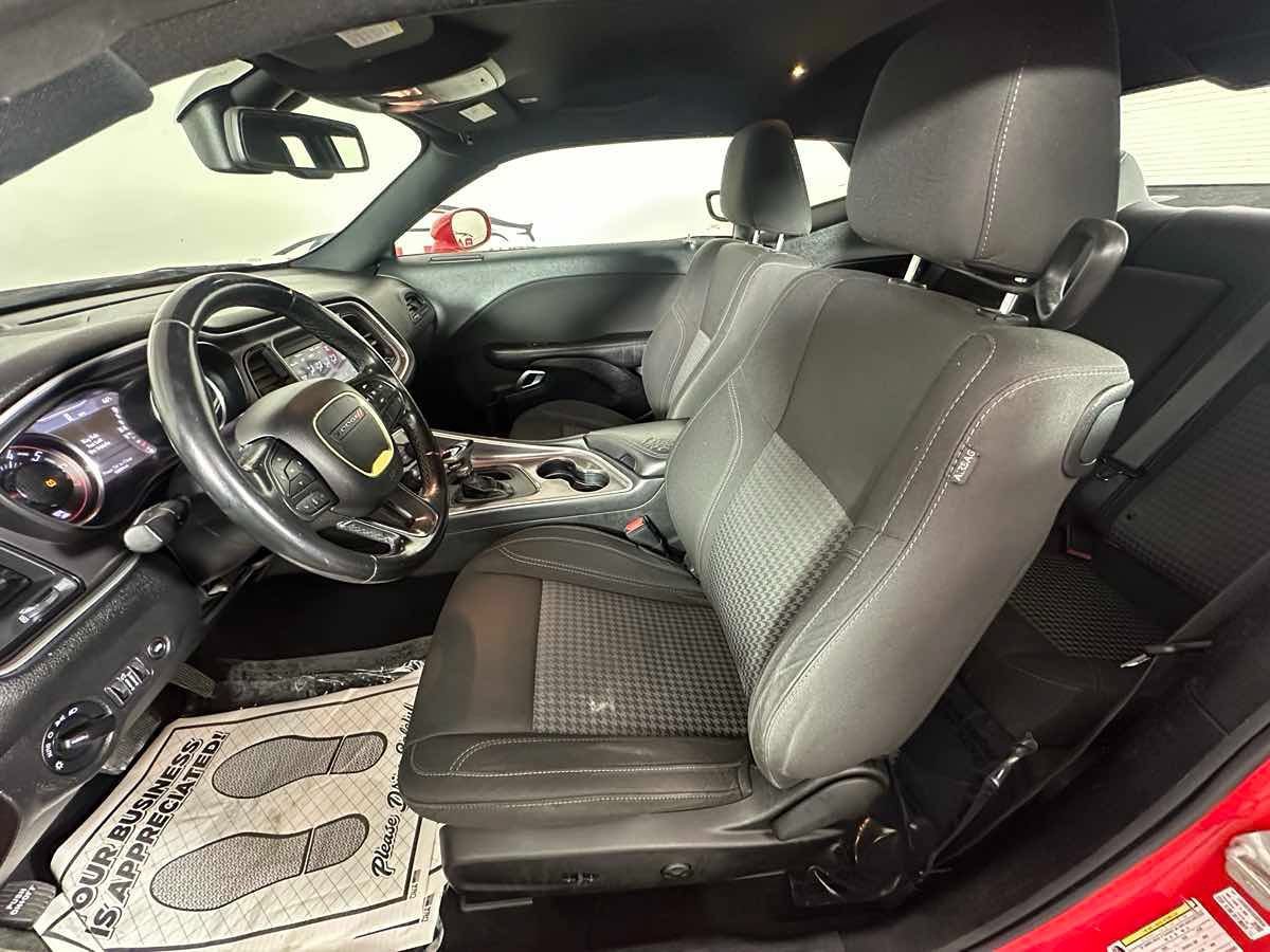 Used 2020 Dodge Challenger SXT RWD image 16
