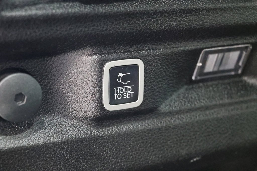 Used 2023 Jeep Grand Cherokee L Laredo AWD/4WD image 36
