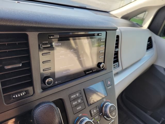 Used 2020 Toyota Sienna LE FWD image 28