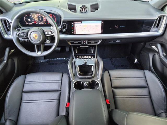 Used 2025 Porsche Cayenne AWD/4WD image 19