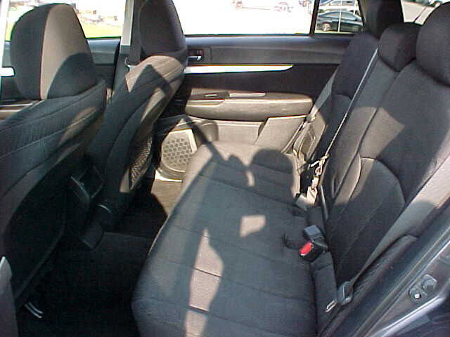 Used 2011 Subaru Outback 2.5i Premium w/ All-Weather Pkg image 13