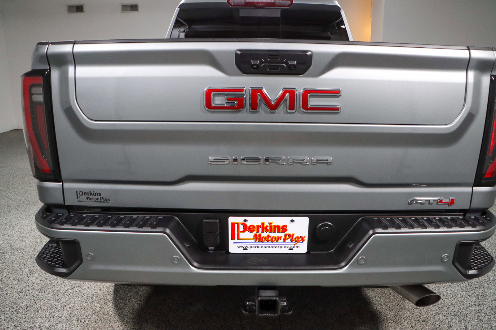 Used 2025 GMC Sierra 2500 AT4 w/ AT4 Premium Plus Package AWD/4WD image 8