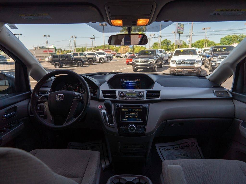 Used 2016 Honda Odyssey SE image 13
