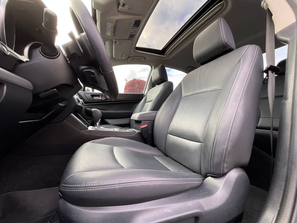 Used 2015 Subaru Legacy 3.6R Limited AWD/4WD image 9