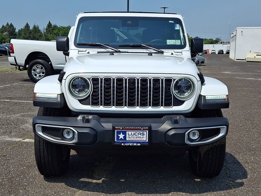 Used 2025 Jeep Wrangler Unlimited Sahara AWD/4WD image 4