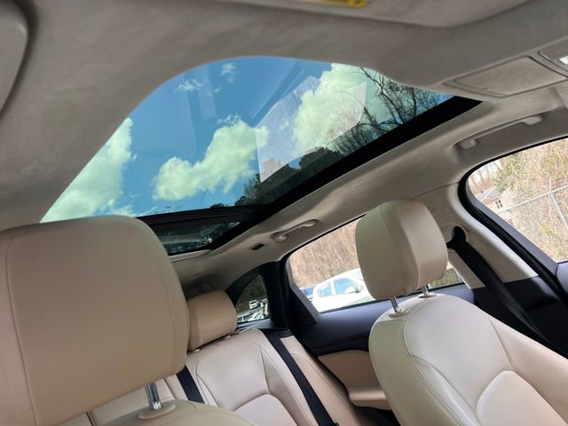 Used 2019 Jaguar F-PACE Premium image 41