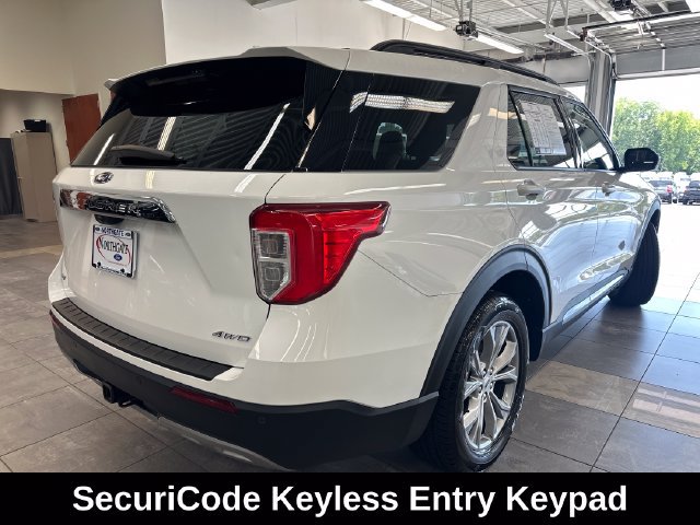 Used 2023 Ford Explorer XLT w/ Equipment Group 202A AWD/4WD image 15