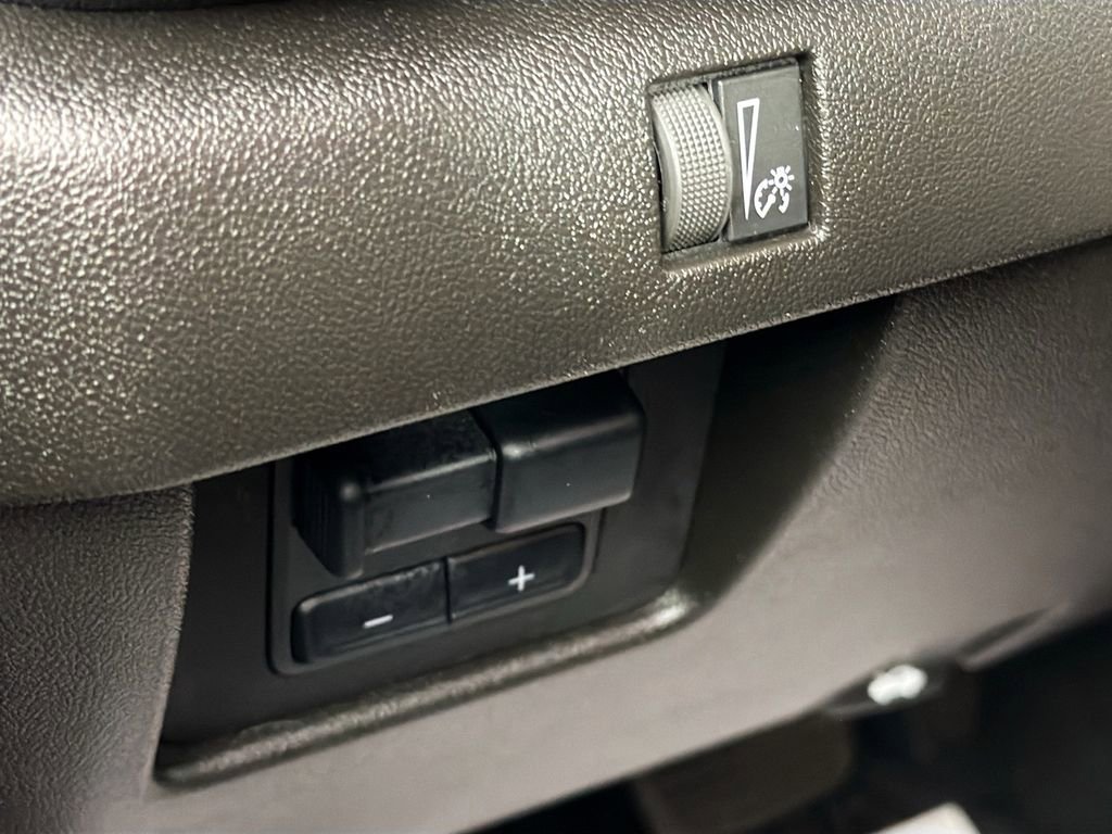 Used 2024 Chevrolet Colorado Trail Boss w/ Safety Package image 10