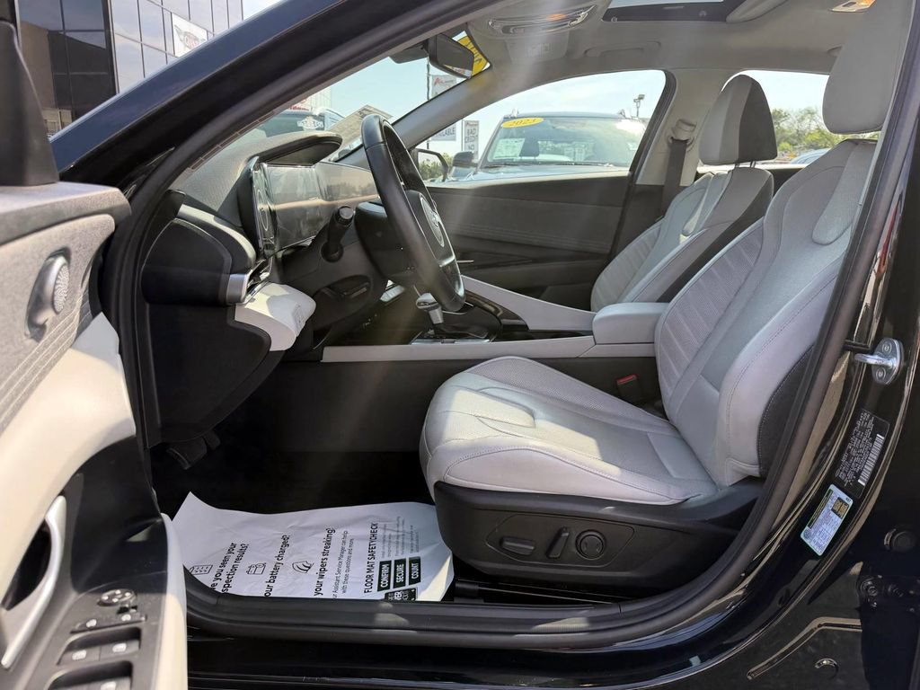 Certified 2023 Hyundai Elantra Limited FWD image 8