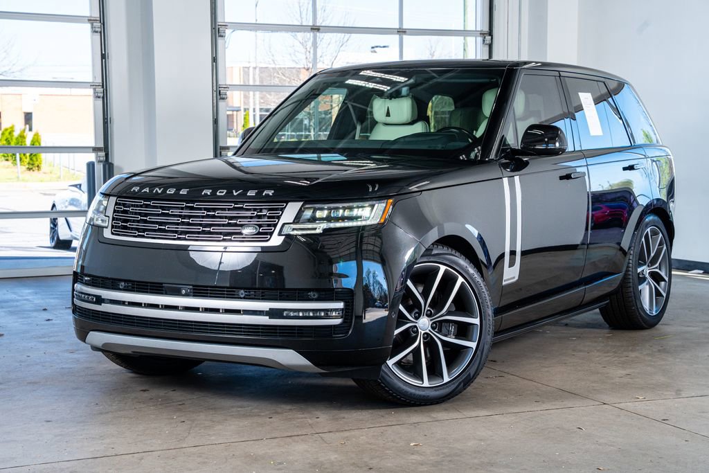 Used 2025 Land Rover Range Rover Autobiography image 2