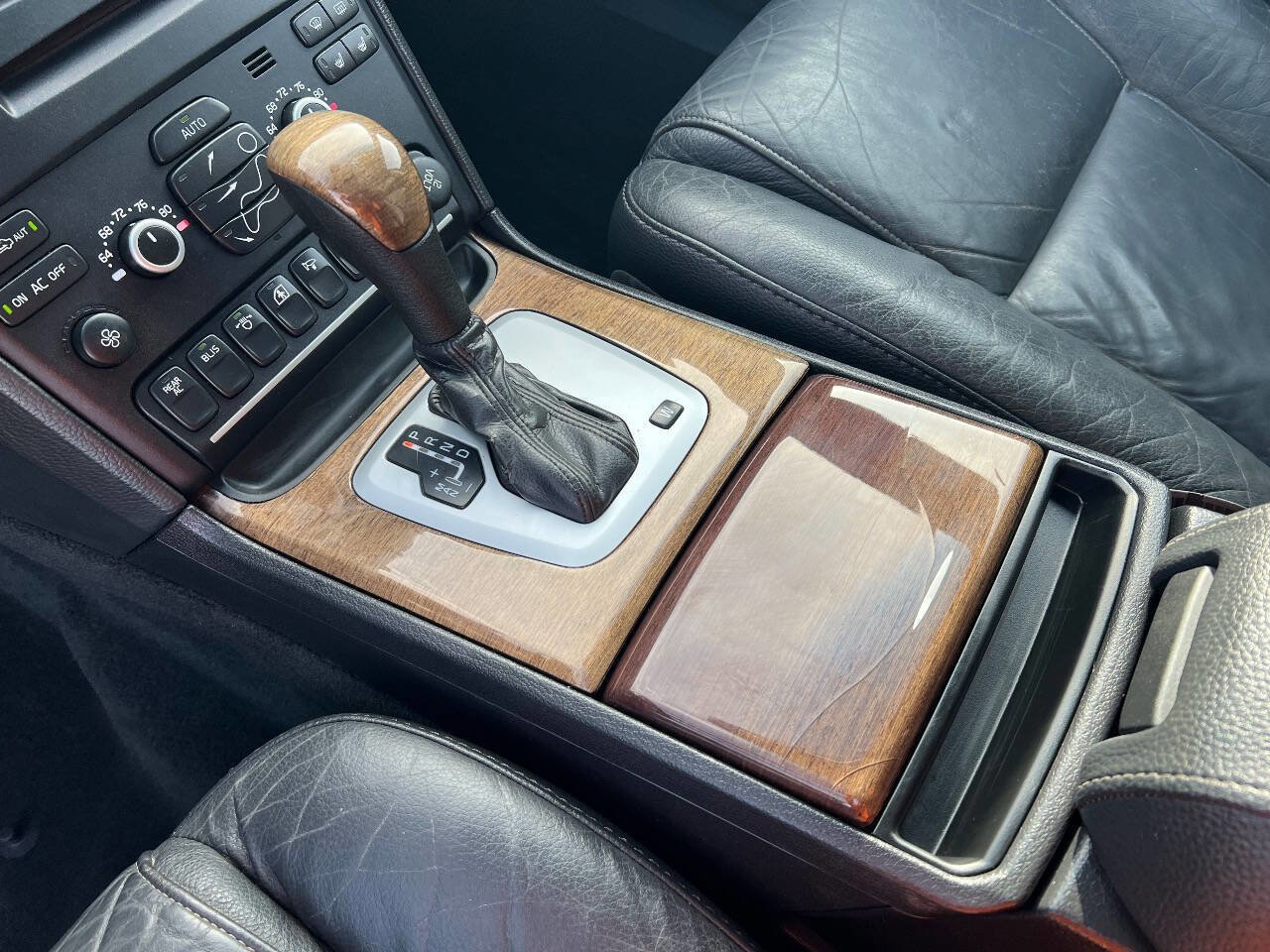 Used 2012 Volvo XC90 3.2 image 13