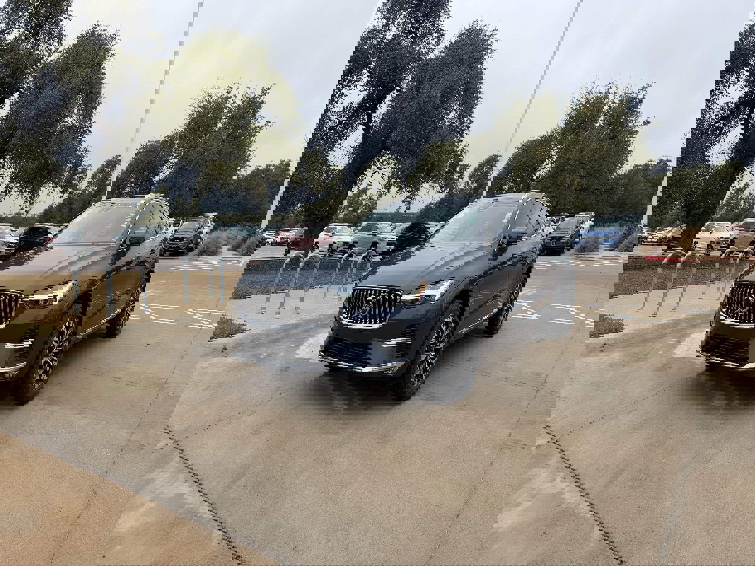 Certified 2023 Volvo XC60 B5 Plus w/ Climate Package image 2