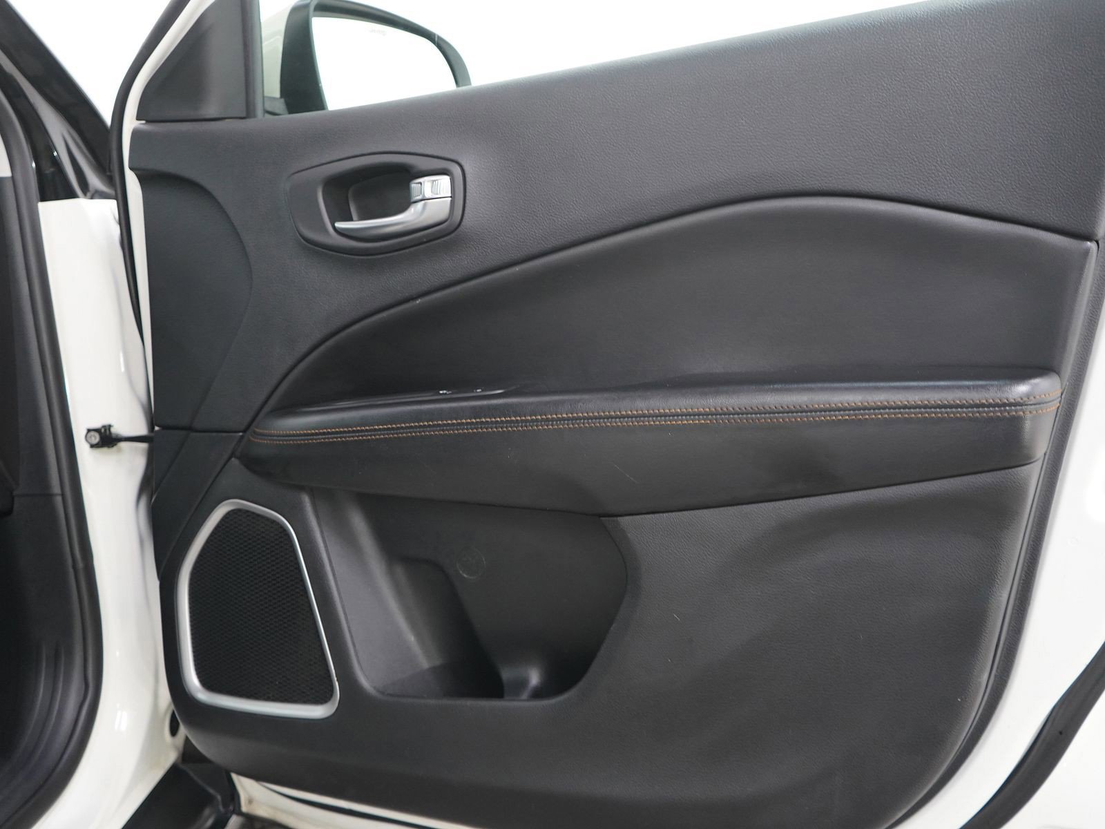 Used 2020 Jeep Compass Limited AWD/4WD image 7