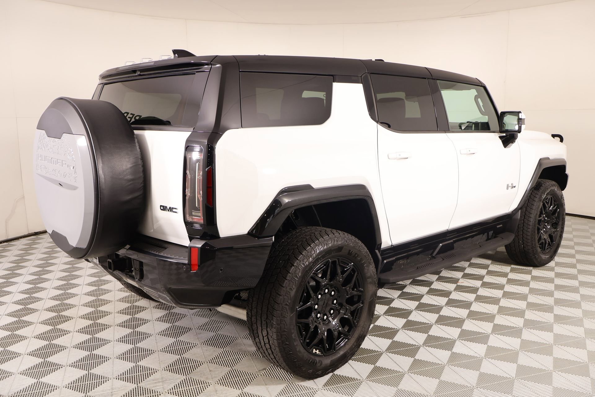 Used 2024 GMC Hummer EV 2X w/ LPO, Illumination Package image 20